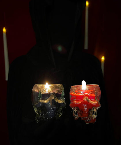 Sinister skull candle set